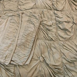 Anthropologie organic rosette green queen quilt with shams